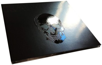 Spot gloss clear UV printing on a CD digipak