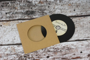 wedding-invitation-vinyl-cd-record-style-wallet-11