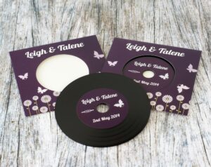 wedding-invitation-vinyl-cd-record-style-wallet-5