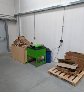 Cardboard mat shredding machine for environmentally-friendly box fill